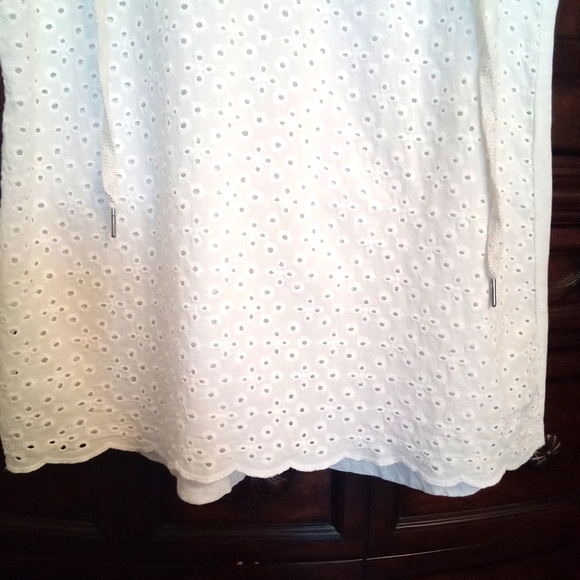 Elissia Eyelet Mixed Media Hooded Top - Picture 5 of 10